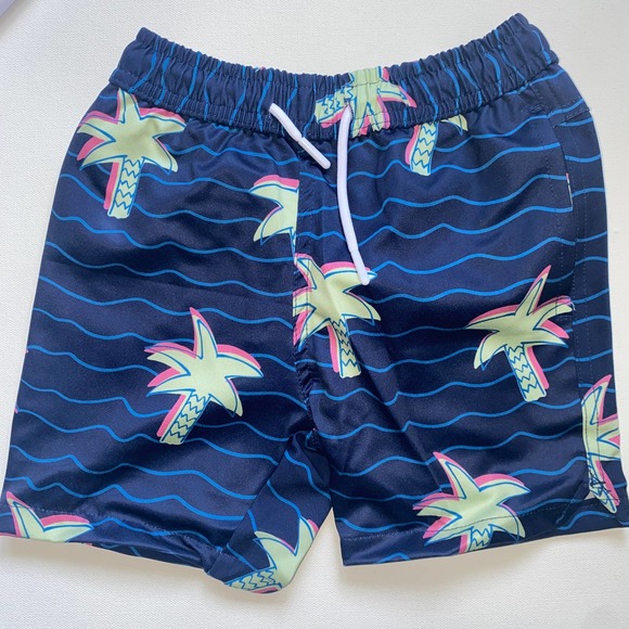 NWT Sovereign Code Toddler Seaside Palms Rash Guard & Swim Shorts Set (Sz 4) - Picture 8 of 12